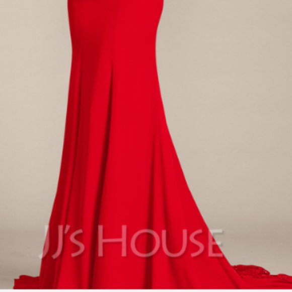 Red Gown- Size 14 - Picture 2 of 7